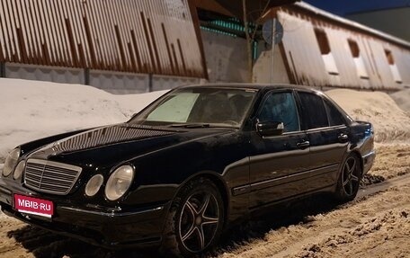 Mercedes-Benz E-Класс, 1998 год, 700 000 рублей, 1 фотография