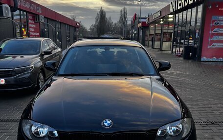 BMW 1 серия, 2011 год, 1 050 000 рублей, 2 фотография