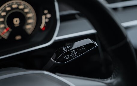 Audi A8, 2018 год, 3 900 000 рублей, 18 фотография