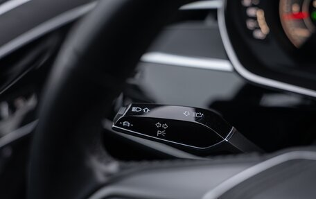 Audi A8, 2018 год, 3 900 000 рублей, 17 фотография