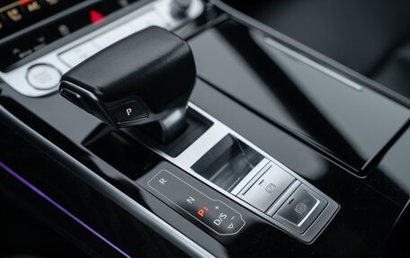 Audi A8, 2018 год, 3 900 000 рублей, 16 фотография