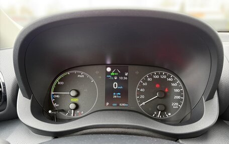 Toyota Yaris, 2022 год, 1 780 000 рублей, 11 фотография