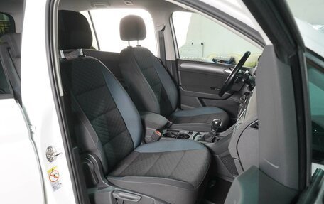 Volkswagen Touran III, 2019 год, 2 219 000 рублей, 8 фотография