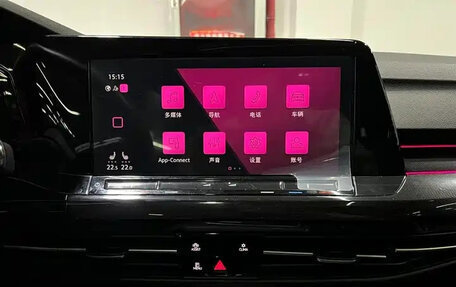 Volkswagen Golf VIII, 2022 год, 2 050 000 рублей, 4 фотография