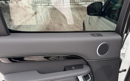 Land Rover Discovery IV, 2022 год, 7 700 000 рублей, 10 фотография