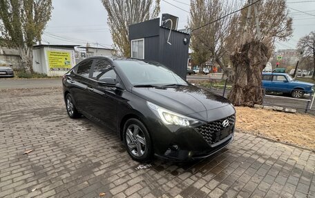 Hyundai Solaris II рестайлинг, 2021 год, 1 800 000 рублей, 2 фотография