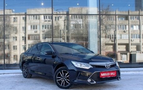 Toyota Camry, 2016 год, 1 780 000 рублей, 3 фотография