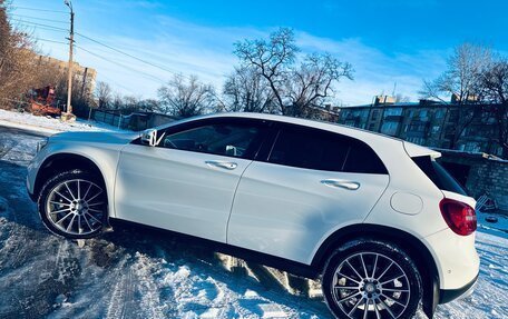 Mercedes-Benz GLA, 2015 год, 2 200 000 рублей, 13 фотография