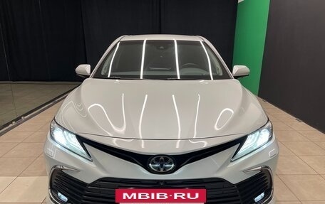 Toyota Camry, 2021 год, 3 350 000 рублей, 2 фотография