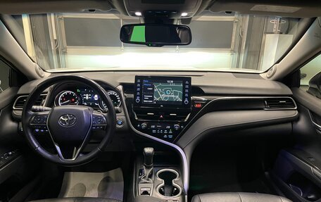 Toyota Camry, 2021 год, 3 350 000 рублей, 14 фотография