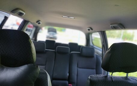 Toyota Wish II, 2004 год, 805 000 рублей, 12 фотография