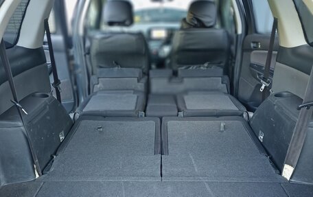 Toyota Wish II, 2004 год, 805 000 рублей, 14 фотография