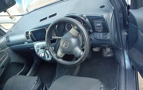 Toyota Wish II, 2004 год, 805 000 рублей, 18 фотография