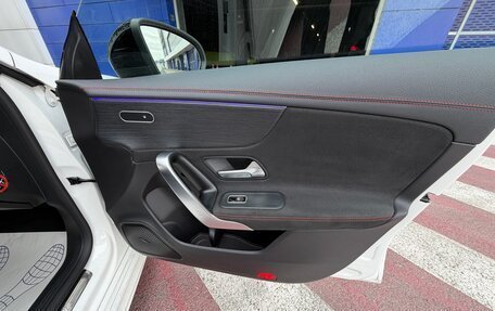 Mercedes-Benz CLA, 2019 год, 3 220 000 рублей, 27 фотография