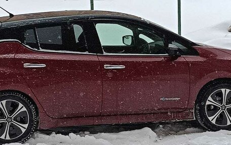 Nissan Leaf II, 2018 год, 1 200 000 рублей, 2 фотография