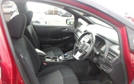 Nissan Leaf II, 2018 год, 1 200 000 рублей, 9 фотография