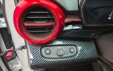 Chevrolet Trax, 2023 год, 1 870 000 рублей, 13 фотография