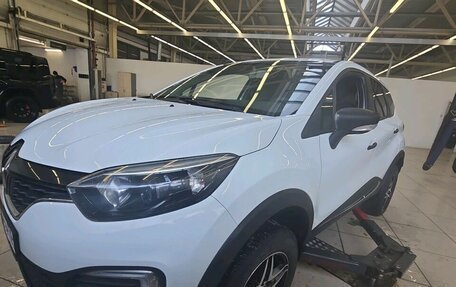 Renault Kaptur I рестайлинг, 2018 год, 799 000 рублей, 2 фотография