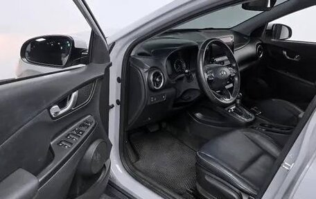 Hyundai Kona I, 2022 год, 1 730 000 рублей, 5 фотография