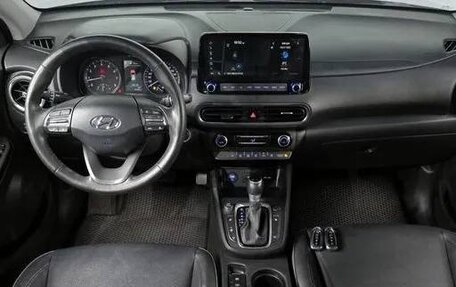 Hyundai Kona I, 2022 год, 1 730 000 рублей, 6 фотография