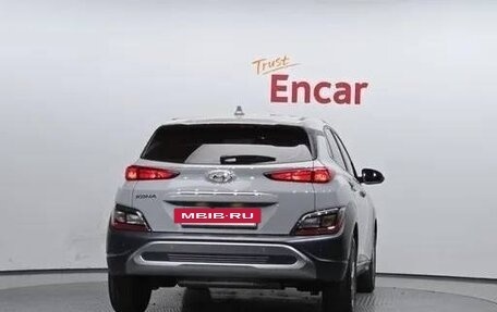 Hyundai Kona I, 2022 год, 1 730 000 рублей, 3 фотография