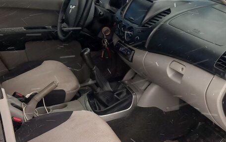 Mitsubishi L200 IV рестайлинг, 2008 год, 980 000 рублей, 4 фотография