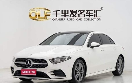 Mercedes-Benz A-Класс, 2021 год, 1 800 000 рублей, 1 фотография