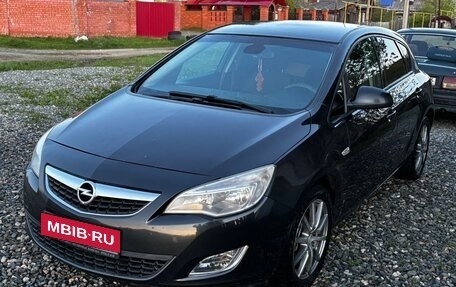 Opel Astra J, 2011 год, 750 000 рублей, 1 фотография