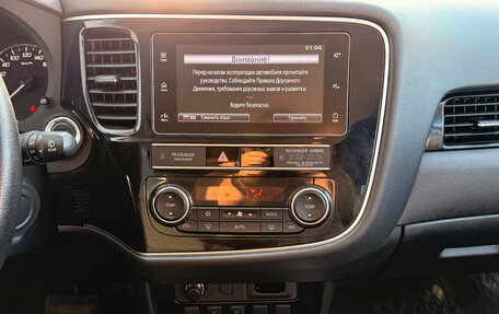 Mitsubishi Outlander III рестайлинг 3, 2020 год, 2 160 000 рублей, 12 фотография