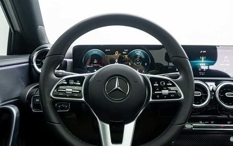 Mercedes-Benz A-Класс, 2021 год, 1 800 000 рублей, 7 фотография