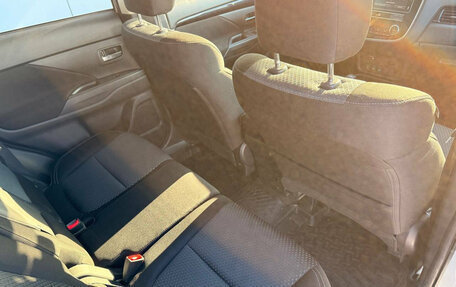 Mitsubishi Outlander III рестайлинг 3, 2020 год, 2 160 000 рублей, 16 фотография