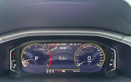 Volkswagen T-Roc I, 2022 год, 1 500 000 рублей, 9 фотография