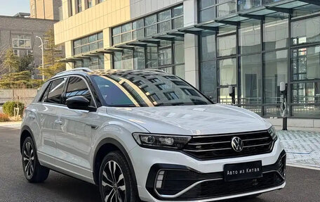 Volkswagen T-Roc I, 2022 год, 1 500 000 рублей, 3 фотография