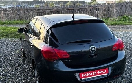Opel Astra J, 2011 год, 750 000 рублей, 4 фотография