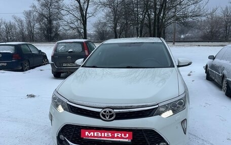 Toyota Camry, 2017 год, 2 380 000 рублей, 5 фотография