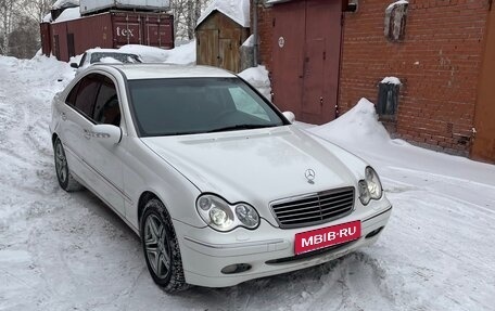 Mercedes-Benz C-Класс, 2003 год, 780 000 рублей, 1 фотография