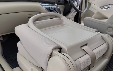 Toyota ISis I, 2010 год, 1 315 000 рублей, 34 фотография