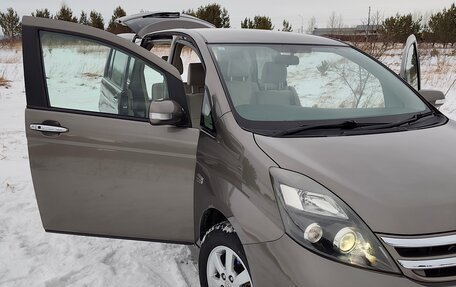 Toyota ISis I, 2010 год, 1 315 000 рублей, 32 фотография