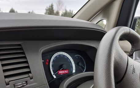 Toyota ISis I, 2010 год, 1 315 000 рублей, 23 фотография