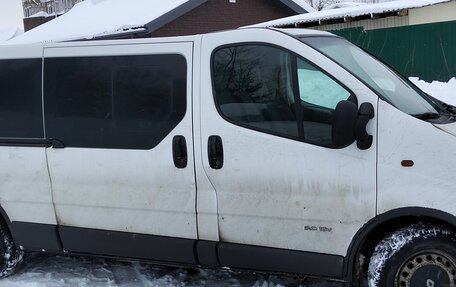 Renault Trafic, 2005 год, 800 000 рублей, 2 фотография