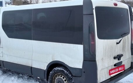 Renault Trafic, 2005 год, 800 000 рублей, 3 фотография