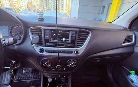 Hyundai Solaris II рестайлинг, 2018 год, 1 150 000 рублей, 12 фотография