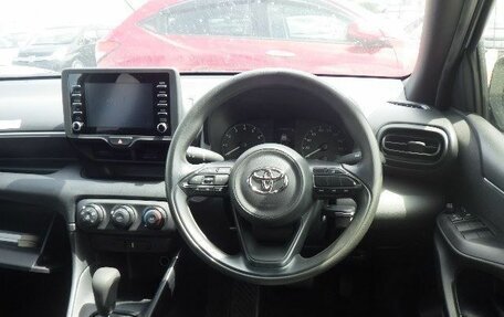 Toyota Yaris, 2020 год, 1 100 000 рублей, 5 фотография