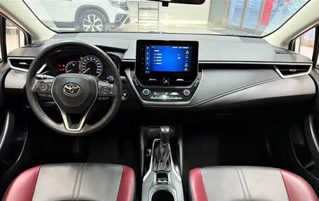 Toyota Corolla, 2022 год, 1 300 000 рублей, 9 фотография