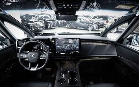 Lexus LM, 2025 год, 15 490 000 рублей, 28 фотография