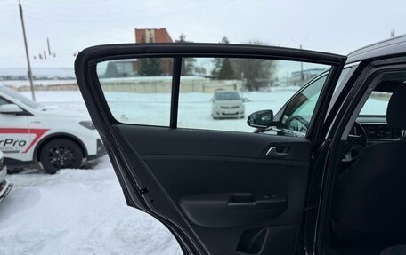 KIA Sportage IV рестайлинг, 2020 год, 2 500 000 рублей, 23 фотография