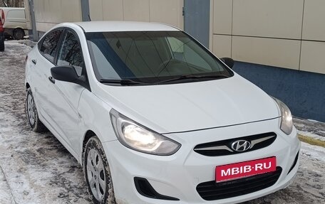 Hyundai Solaris II рестайлинг, 2012 год, 870 000 рублей, 1 фотография