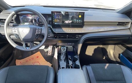 Toyota Camry, 2025 год, 3 990 000 рублей, 10 фотография