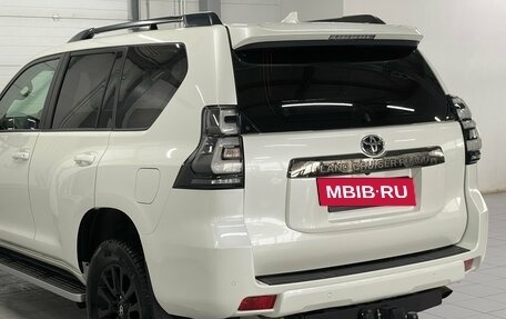 Toyota Land Cruiser Prado 150 рестайлинг 2, 2021 год, 6 299 000 рублей, 7 фотография