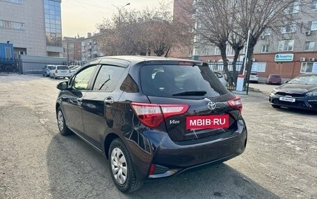 Toyota Vitz, 2018 год, 1 099 000 рублей, 7 фотография